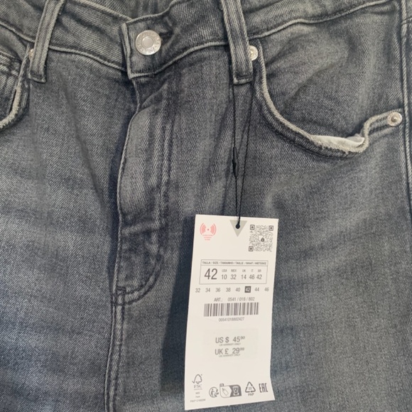 NWT Flared crop high waist jeans - Picture 3 of 4